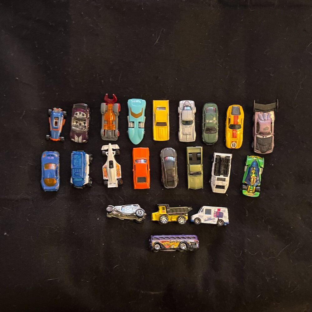 Vintage 21 Collectable Matchbox/Mattel Toy Cars* - Picture 6 of 6